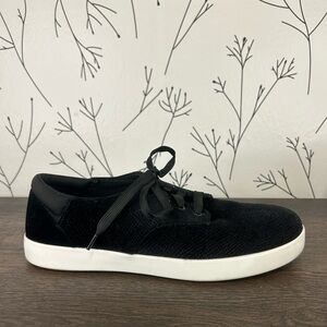 Alegria Poly Sneakers